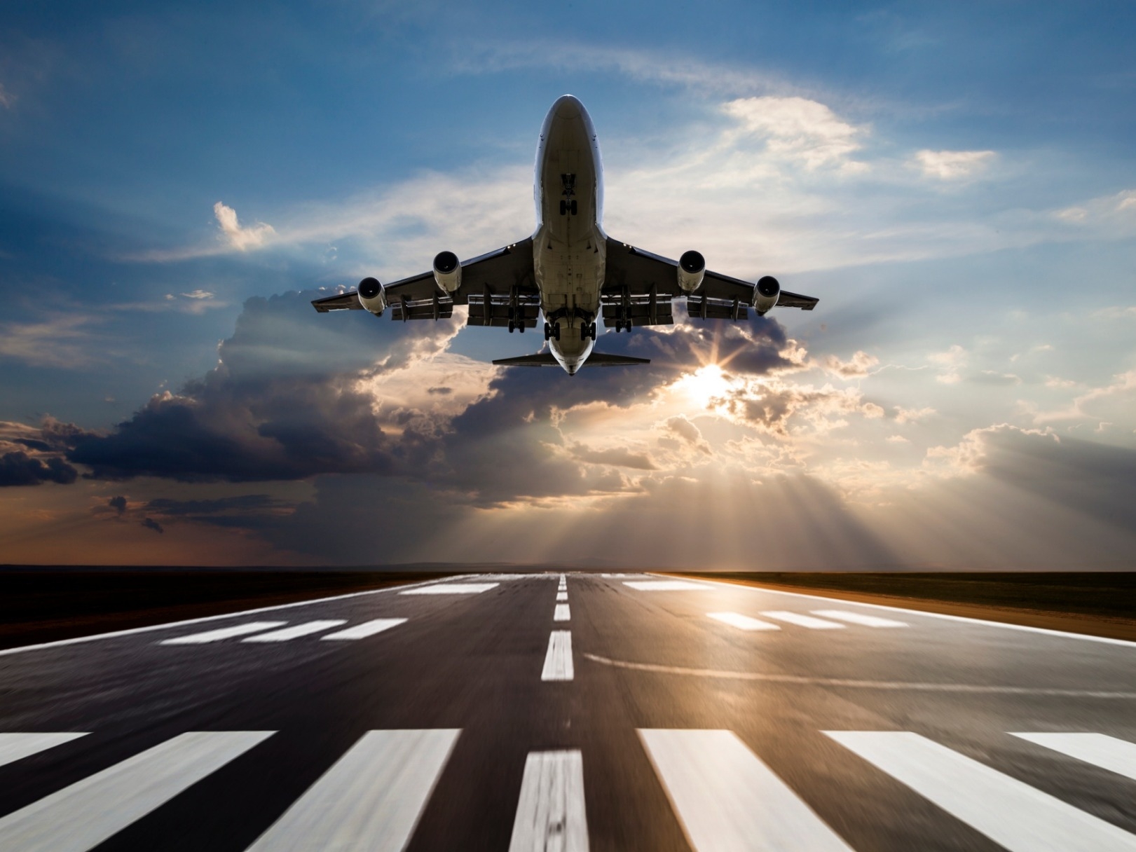 أفضل منصات حجز الطيران داخل المملكة العربية السعودية 2025: دليلك لاختيار المنصة الأنسب لعروض السفر